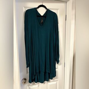 Melissa McCarthy Seven7 v-neck